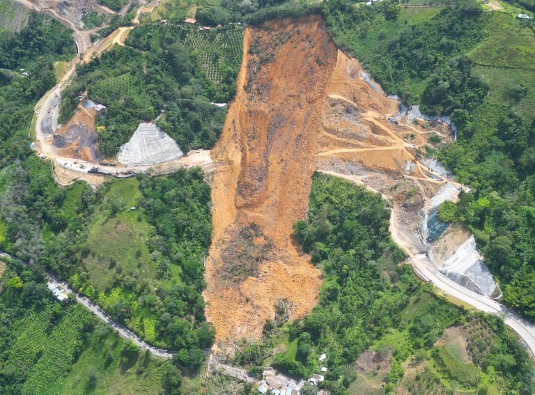 Estudios y Diagnóstico Deslizamiento UF8, Ruta del Cacao, Santander.